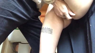 স্কুলের বাথরুমে squirt, একটি বাস্তব frothy প্রচণ্ড উত্তেজনা - আমার শিক্ষক তার সেরা করেছেন